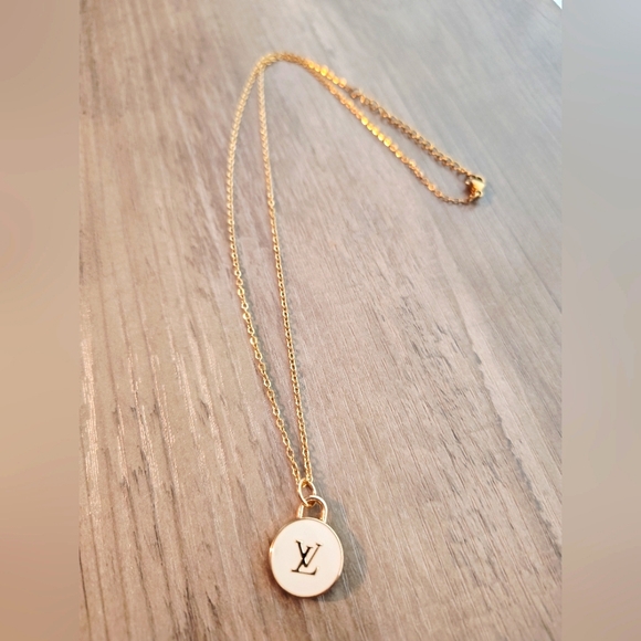 Louis Vuitton Zipper Pull Pendant/14k Gold Plated Chain - Picture 5 of 5